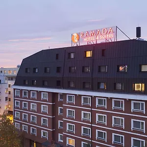 Отель Ramada & By Wyndham North Бухарест